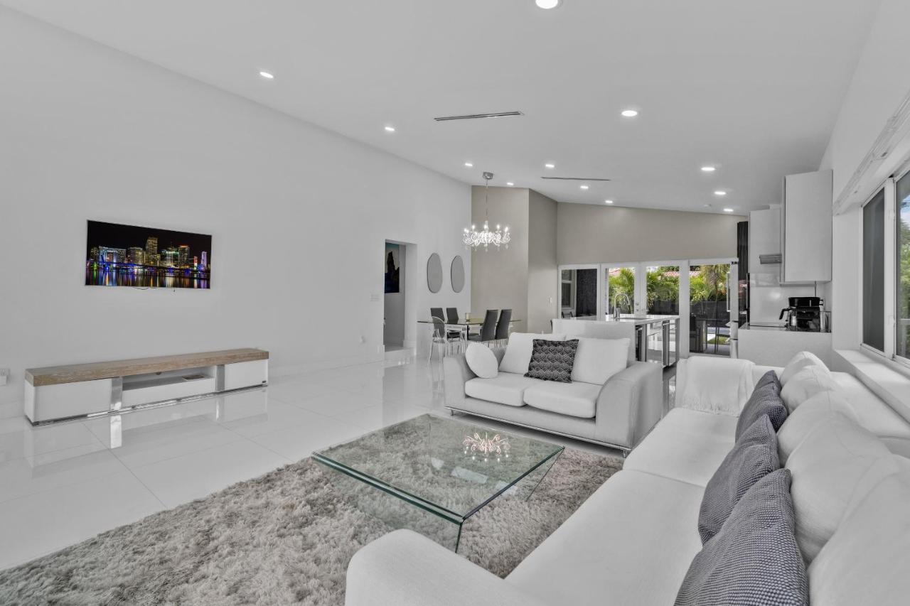 Luxury House 4 Beds Heated Pool W Jaccuzzi North Bay Village Exterior foto